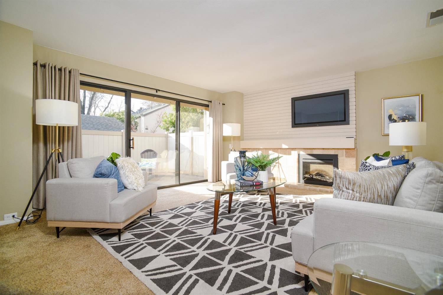 Sacramento, CA 95825,540 Woodside Oaks #1
