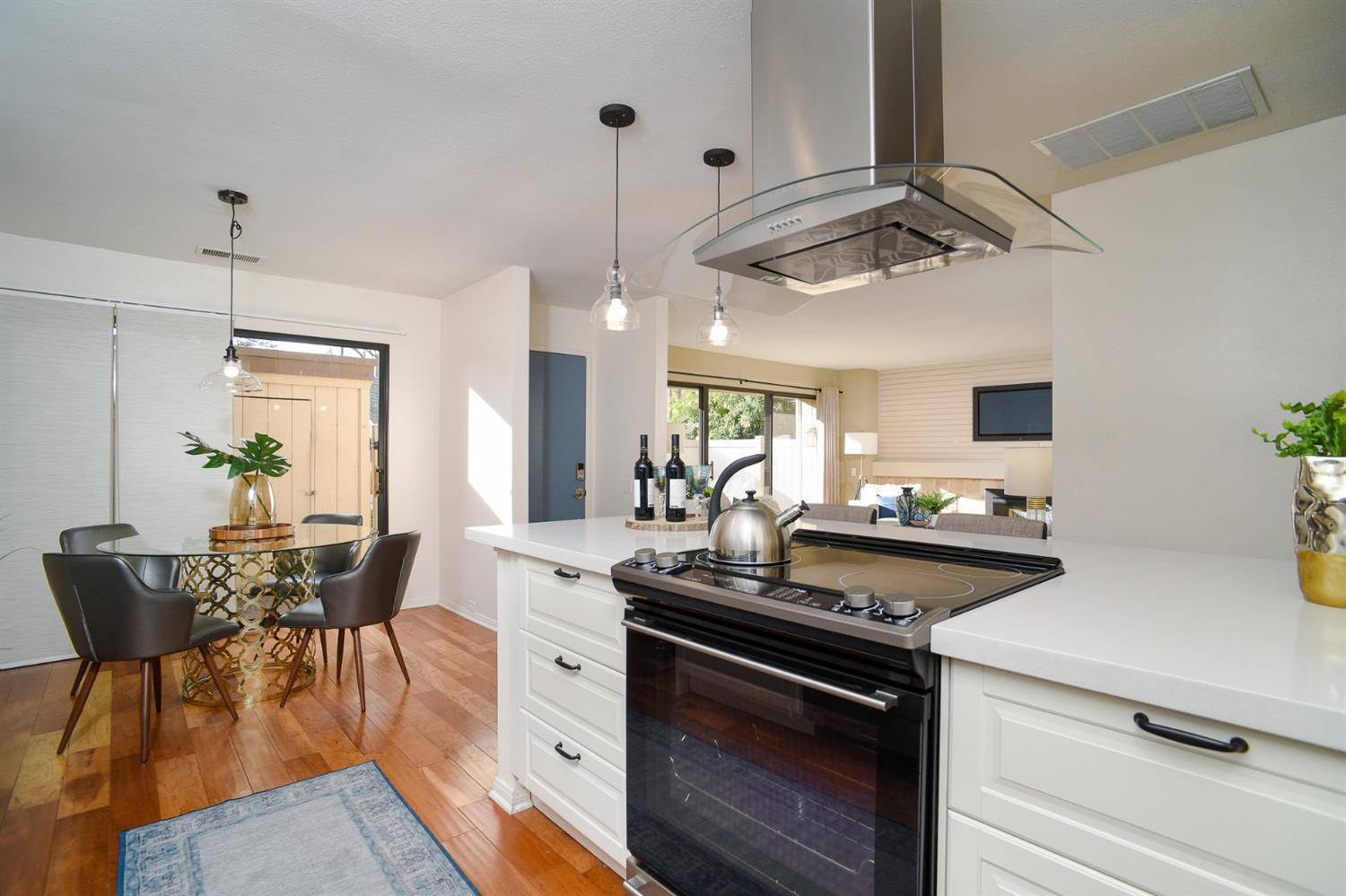 Sacramento, CA 95825,540 Woodside Oaks #1