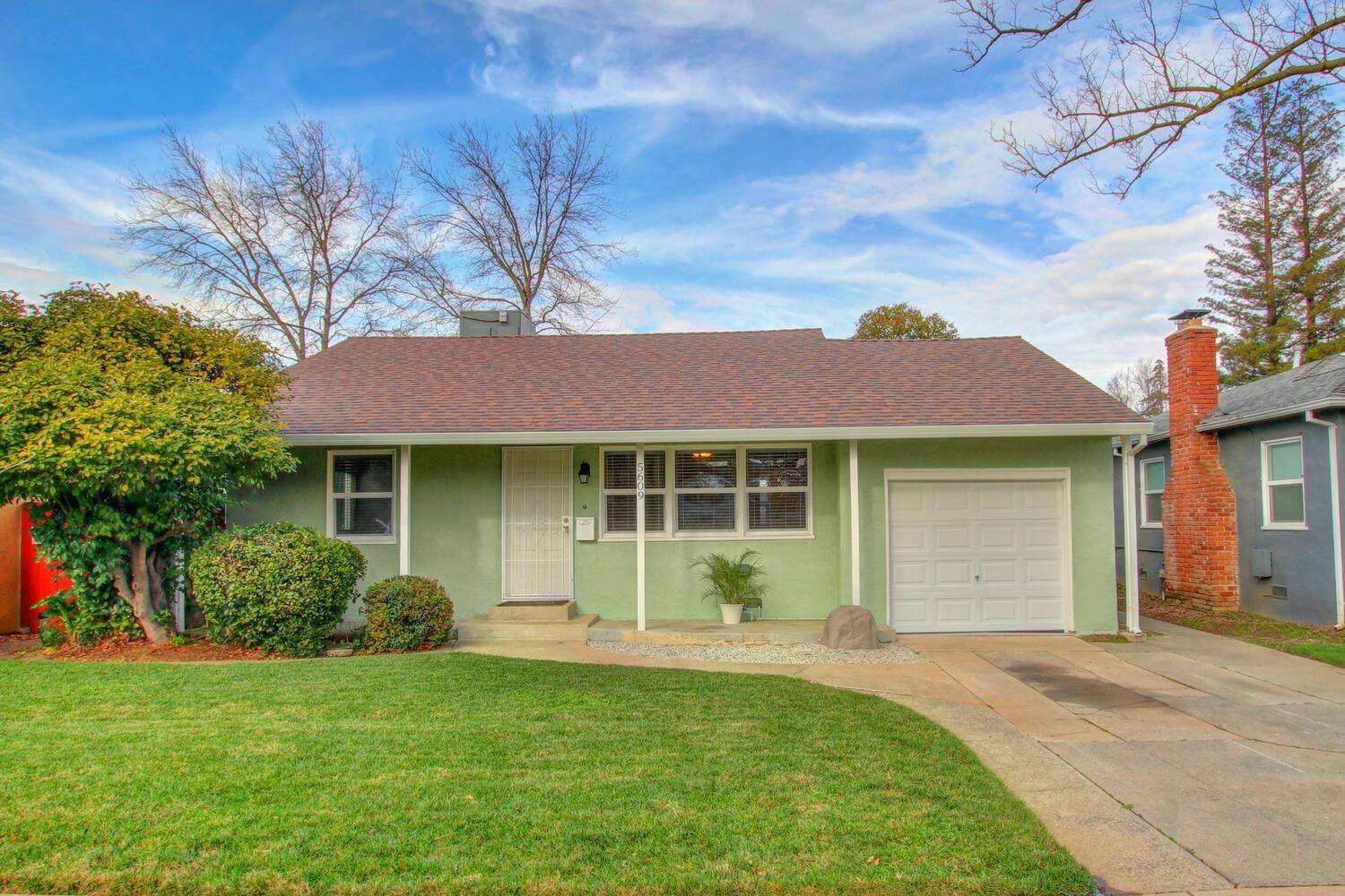 5609 V ST, Sacramento, CA 95817