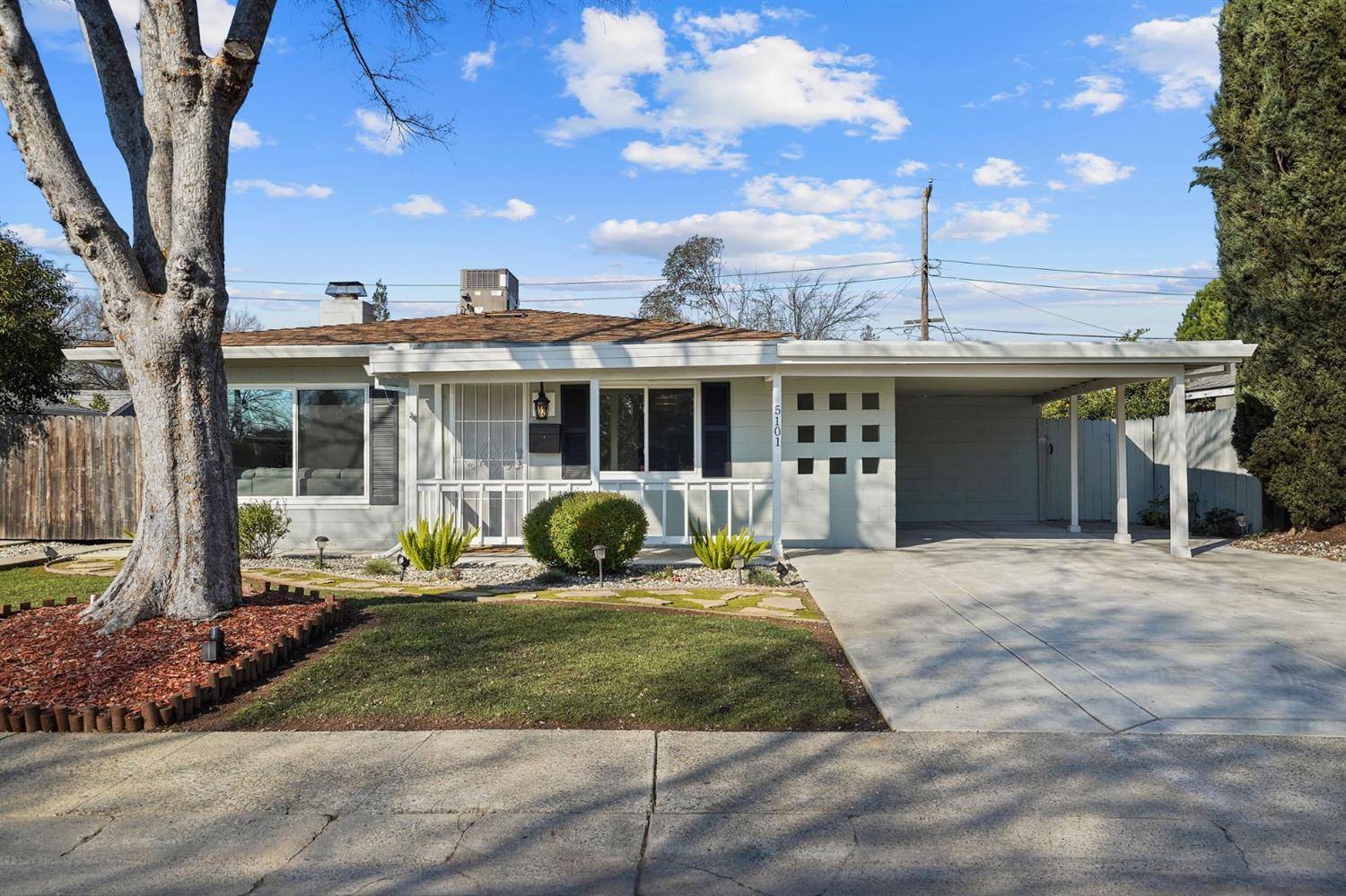 Sacramento, CA 95820,5101 Valletta WAY