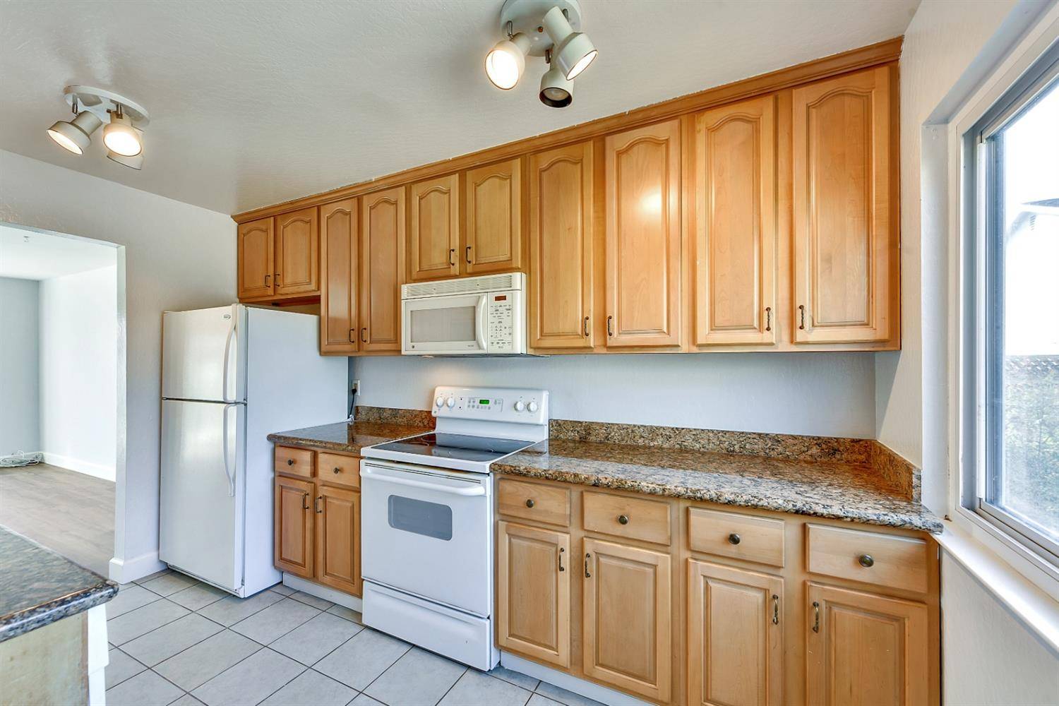 San Leandro, CA 94578,14549 Kings CT