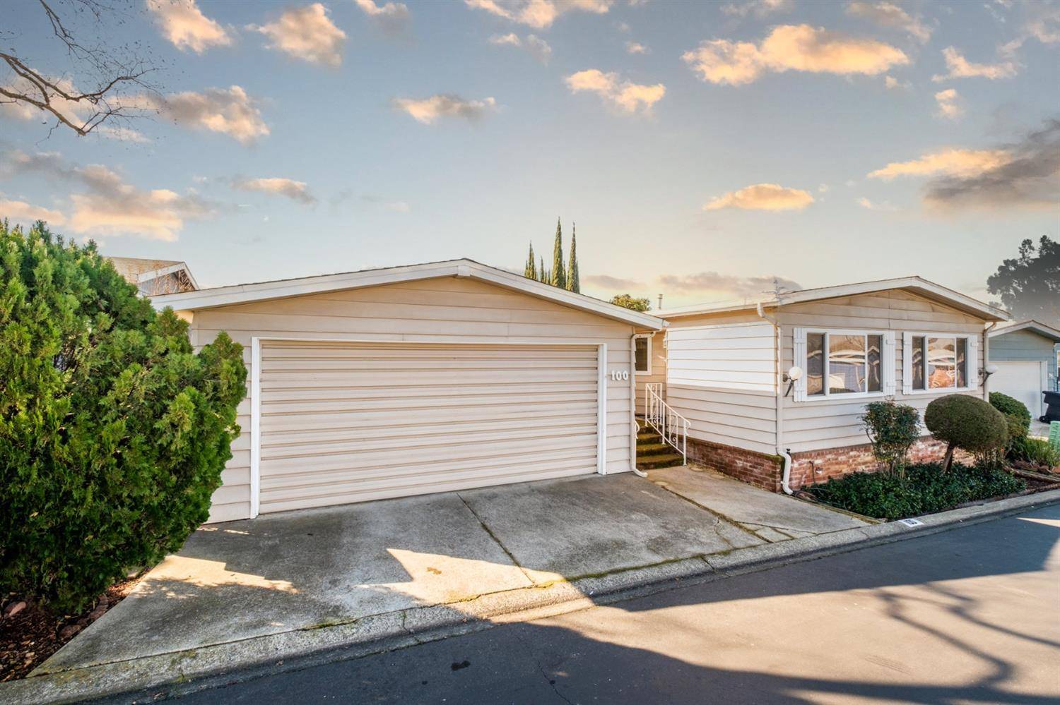 Roseville, CA 95678,100 Richards DR