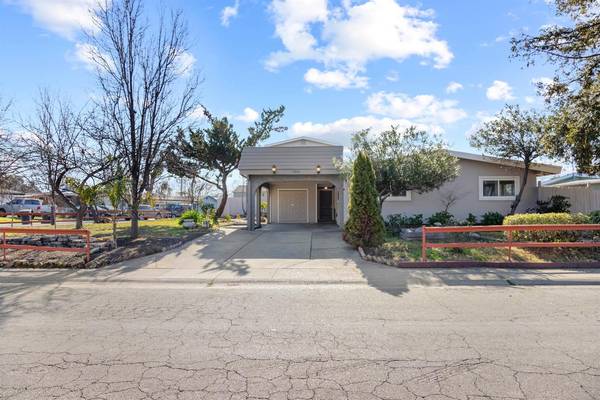 3844 Centinella DR, North Highlands, CA 95660