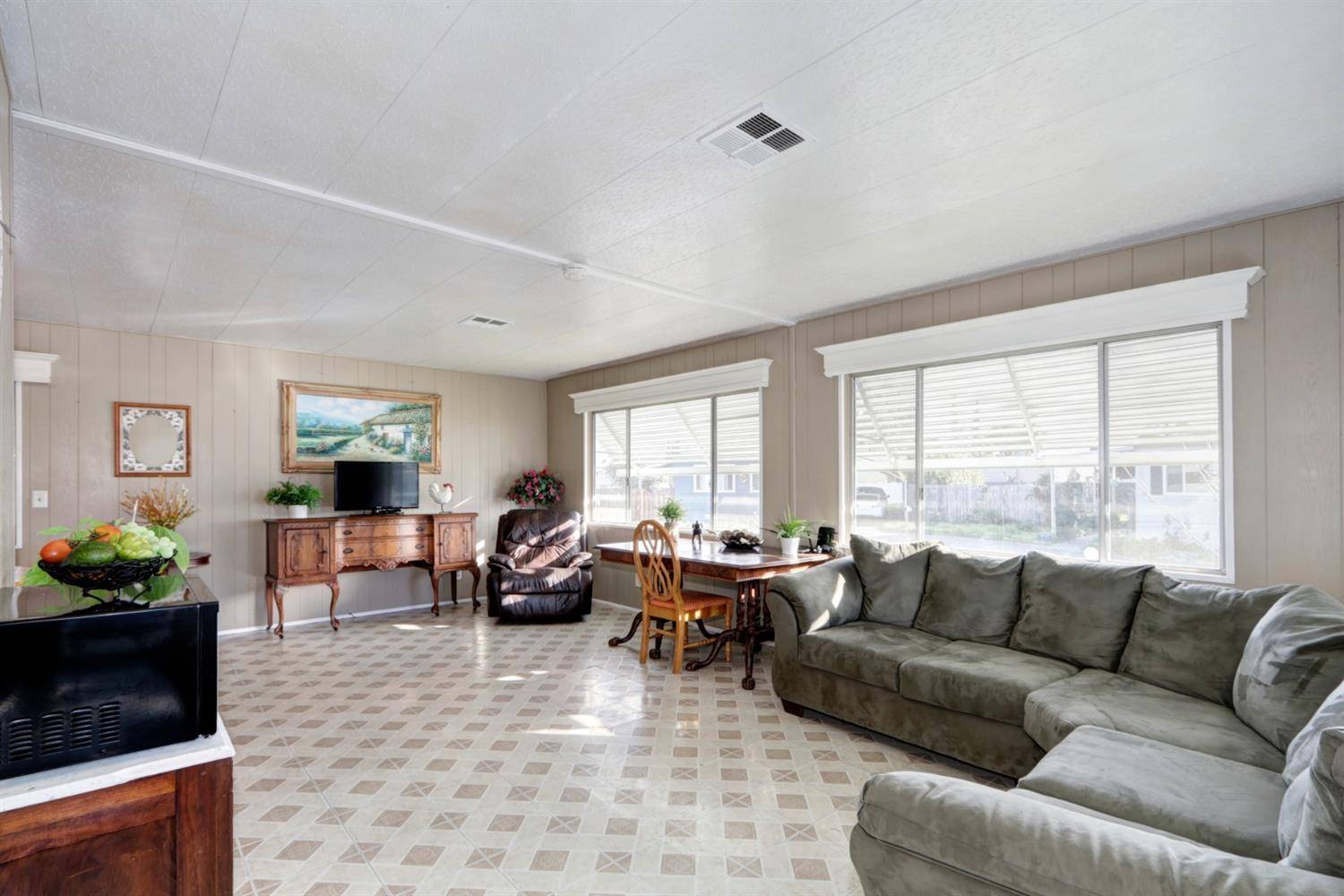 Woodland, CA 95776,907 Bourn DR #136