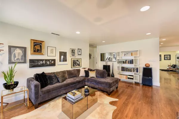 Sacramento, CA 95819,5332 STATE AVE