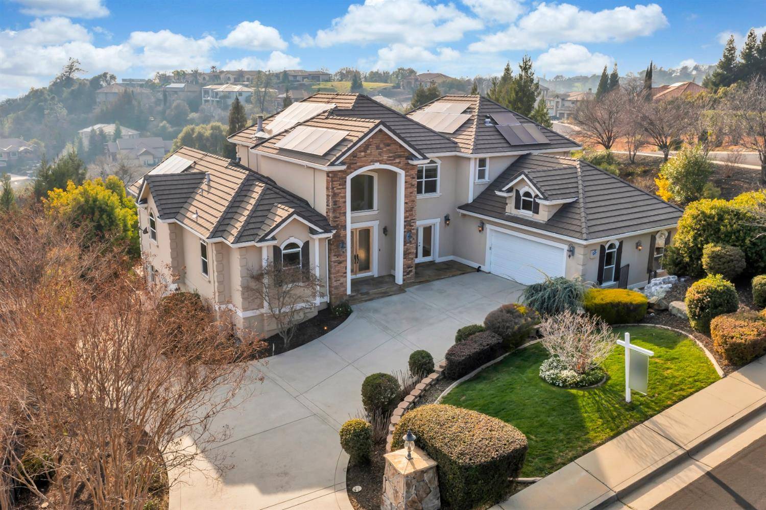 10105 Lupine LN, Auburn, CA 95603