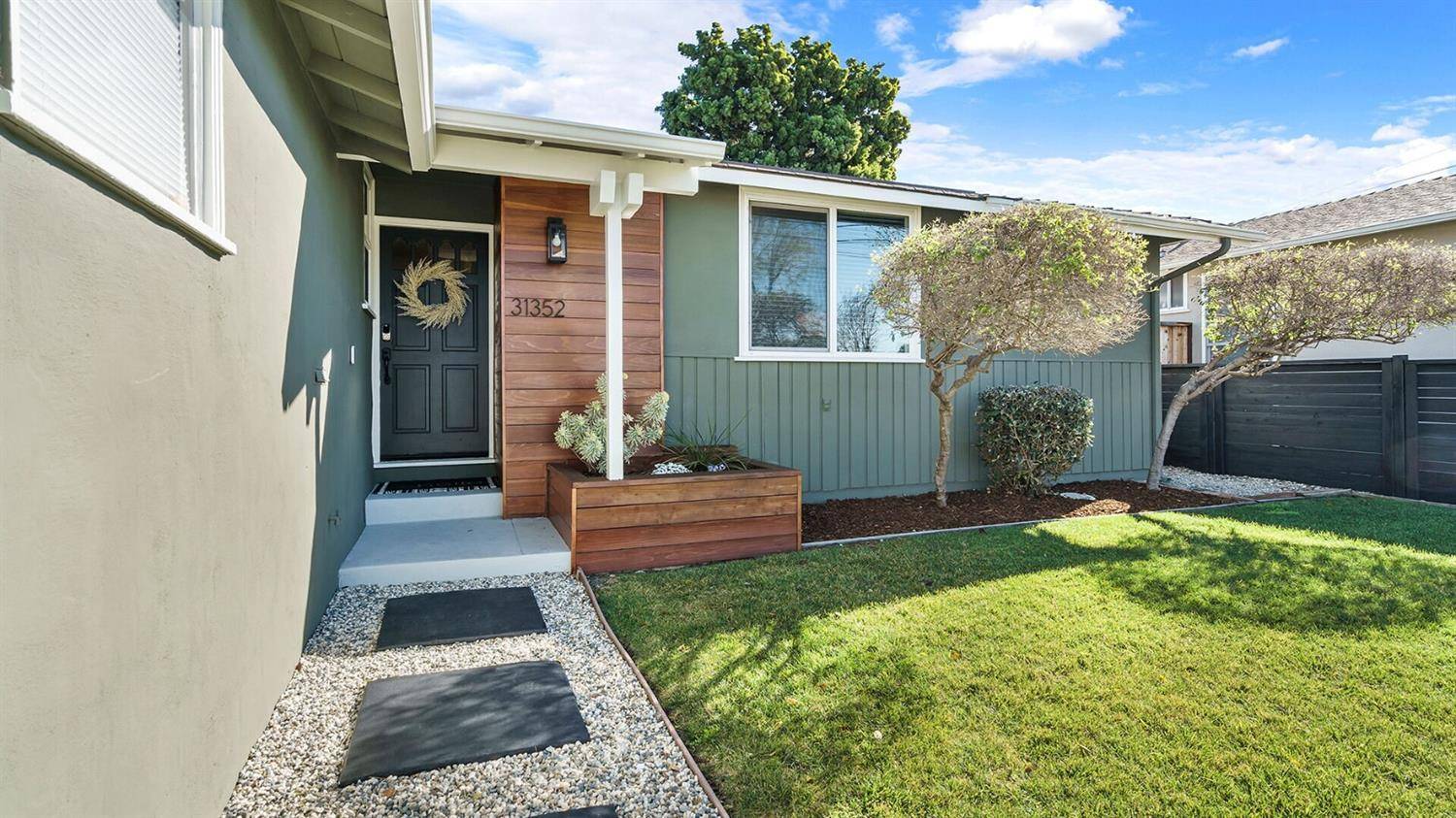Hayward, CA 94544,31352 Meadowbrook AVE