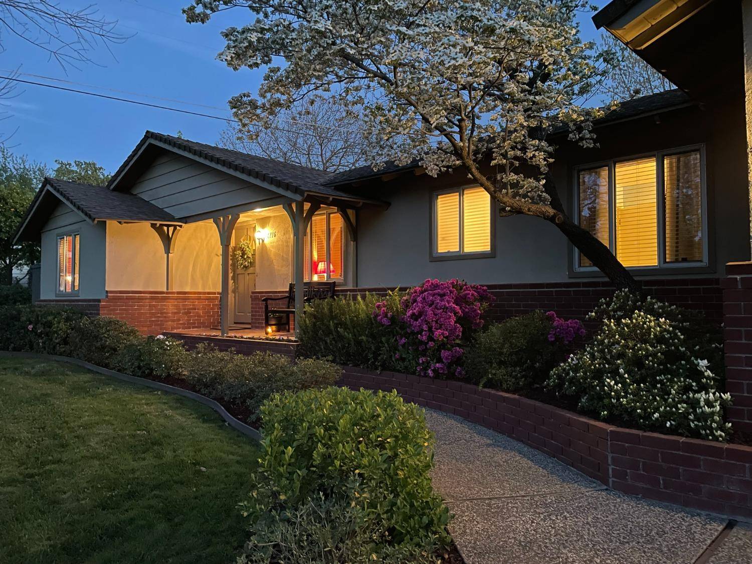 Carmichael, CA 95608,6116 Slate WAY