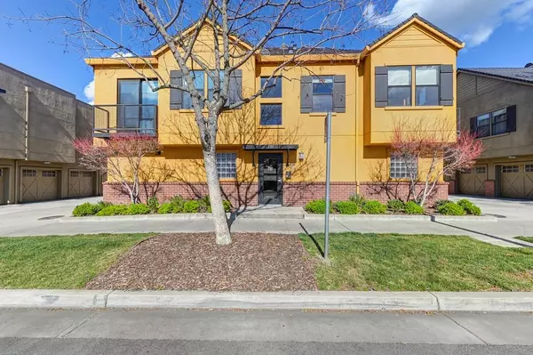 2117 S ST #203, Sacramento, CA 95816