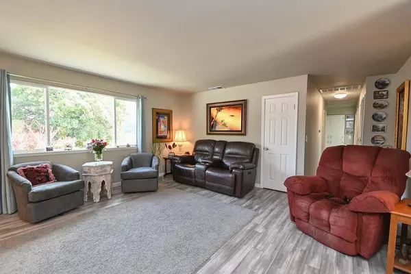 Shingle Springs, CA 95682,4464 Woodside Way