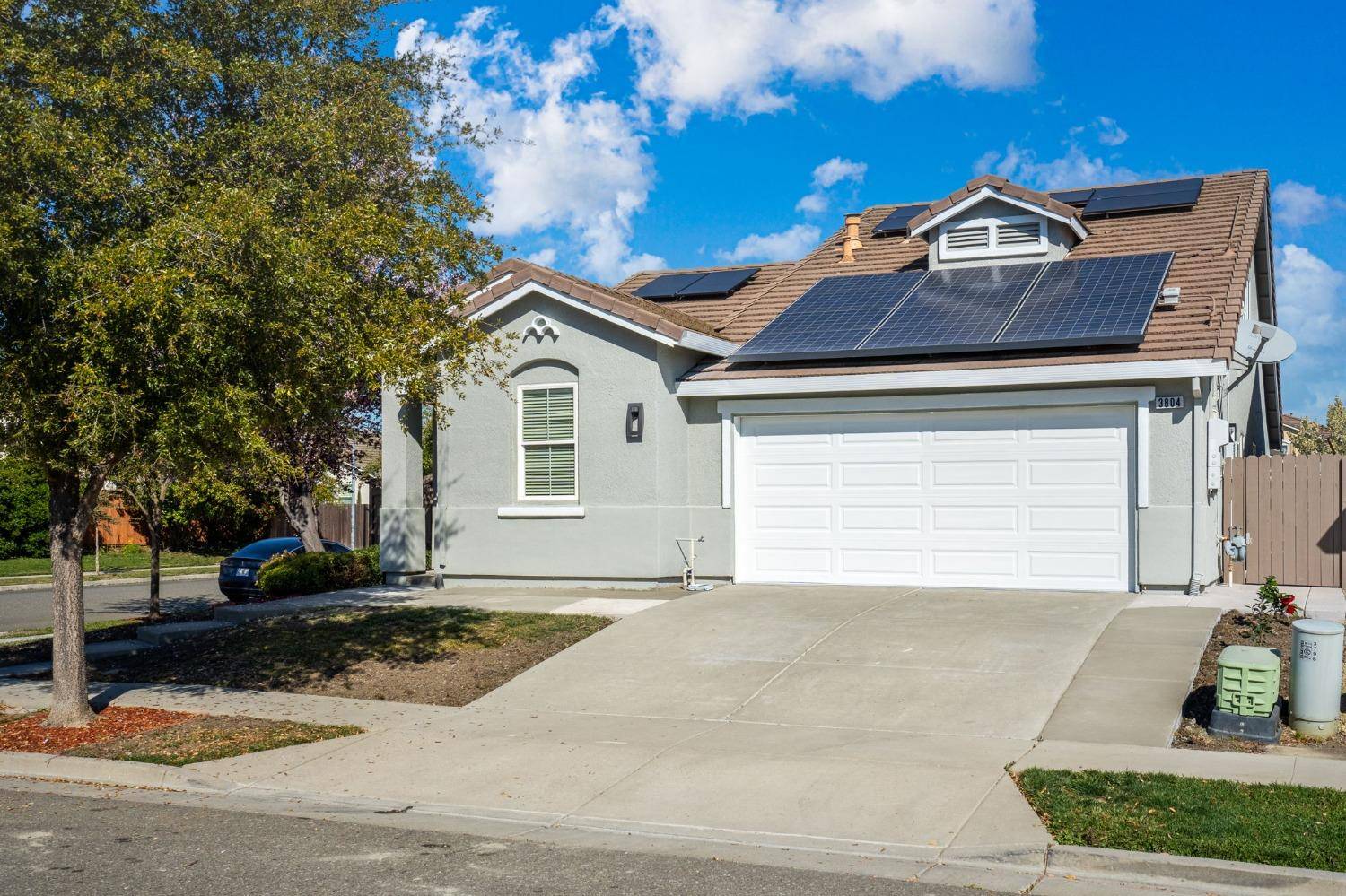 3804 Oakland Bay DR, West Sacramento, CA 95691