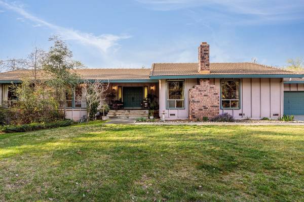 9755 Magellan DR, Loomis, CA 95650