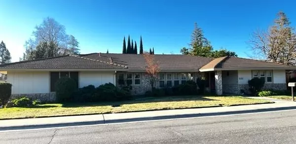 401 Los Robles WAY, Woodland, CA 95695