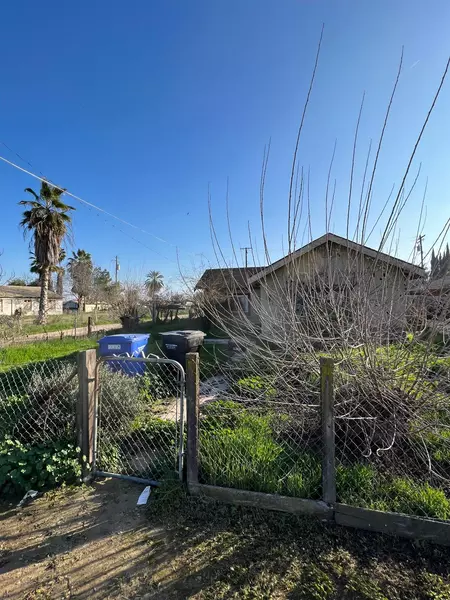 30711 Rodriguez Ave, Shafter, CA 93263