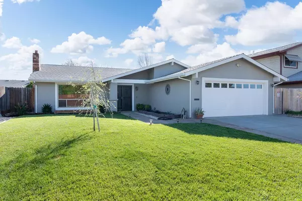 2805 Escobar WAY, Sacramento, CA 95827