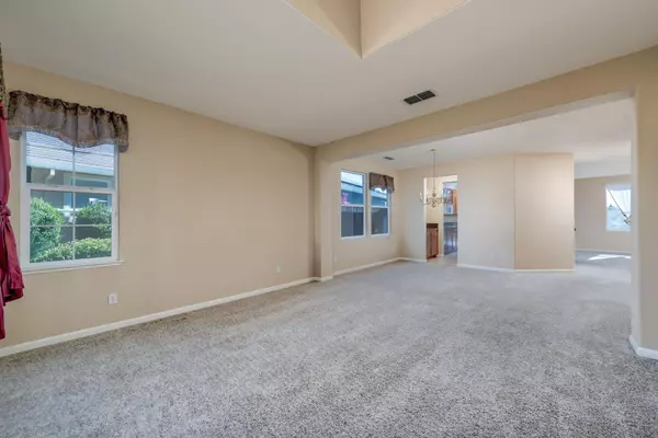 Lincoln, CA 95648,125 Newbridge CT