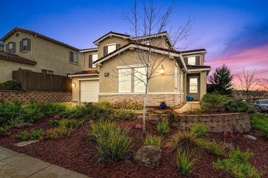 2408 Trail Dust LN, Rocklin, CA 95765