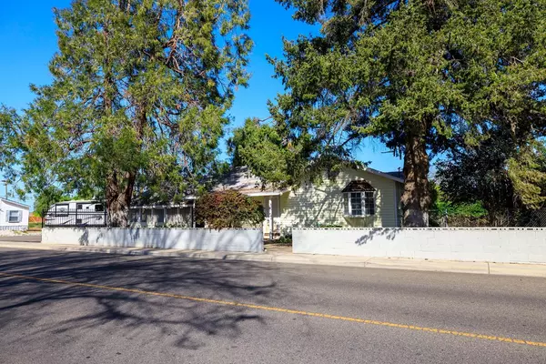 Waterford, CA 95386,524 N Western AVE