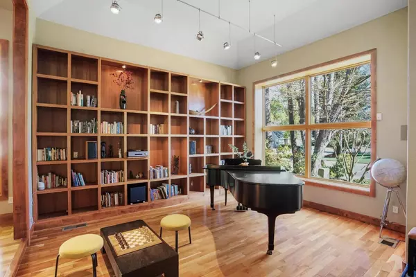 Sacramento, CA 95831,7791 River Landing DR