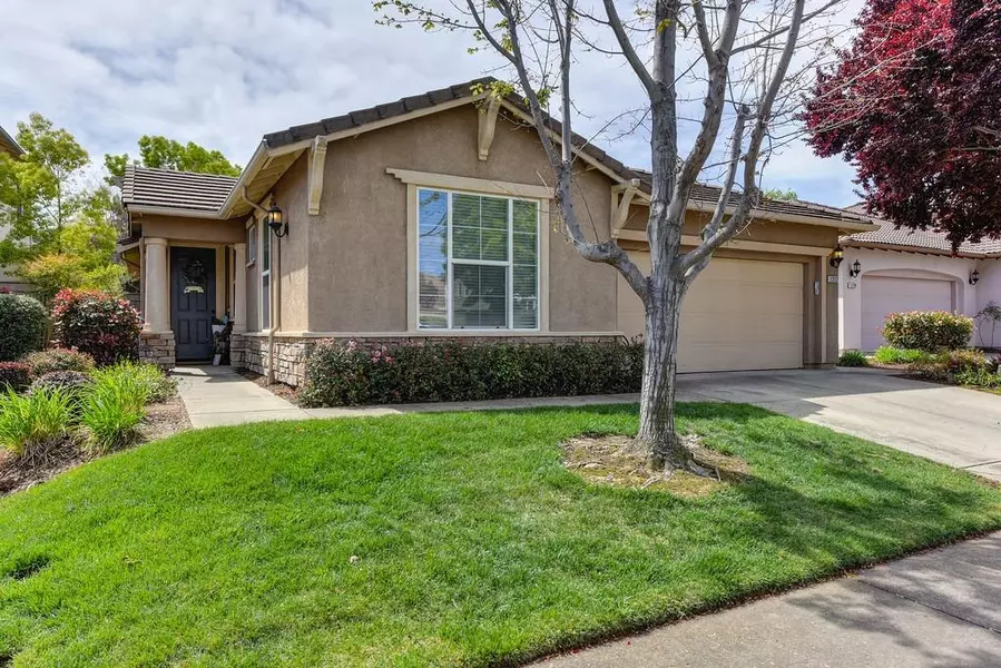 1212 Scheidegger CIR, Folsom, CA 95630