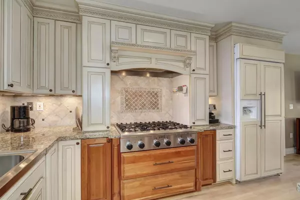Sacramento, CA 95831,6508 S Land Park DR