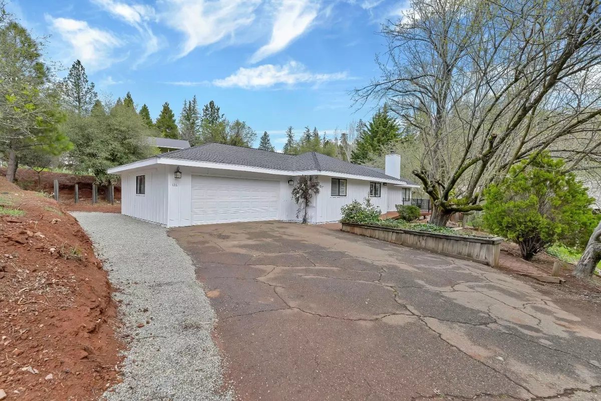 Murphys, CA 95247,126 Apple Blossom DR