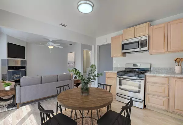 Sacramento, CA 95822,1460 Kitchner RD