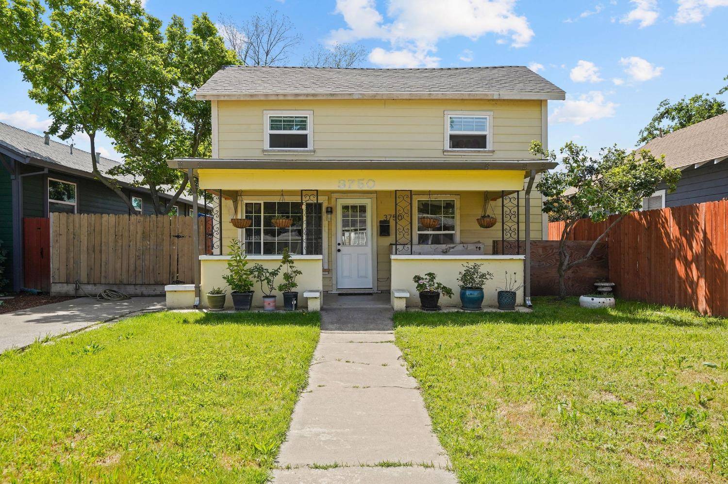 3750 Y ST, Sacramento, CA 95817