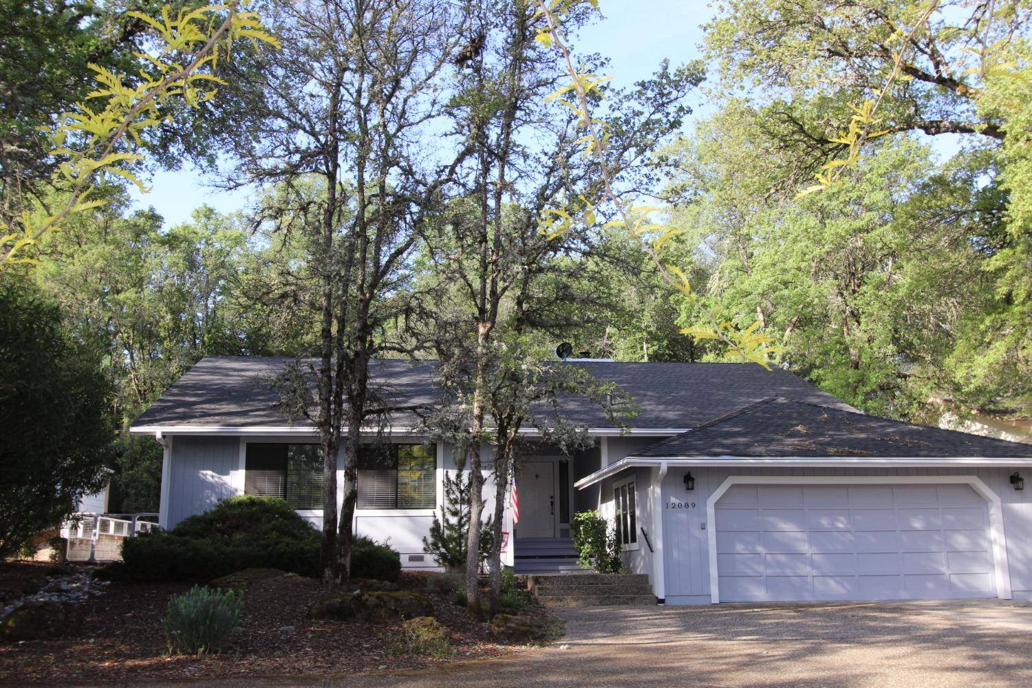 12089 Lakeshore North, Auburn, CA 95602