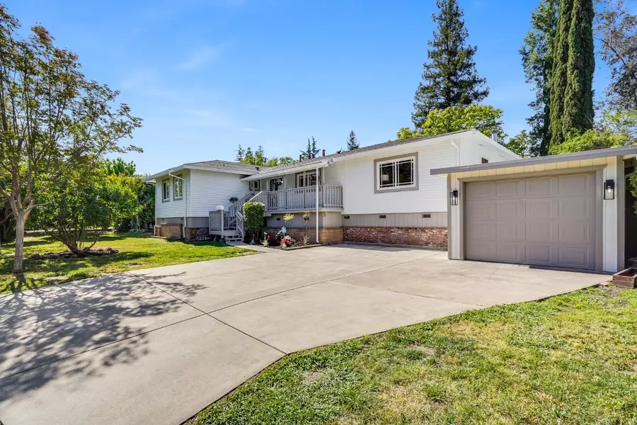 6820 Calvin DR, Citrus Heights, CA 95621