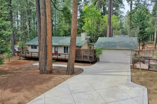 5638 Lupin LN, Pollock Pines, CA 95726