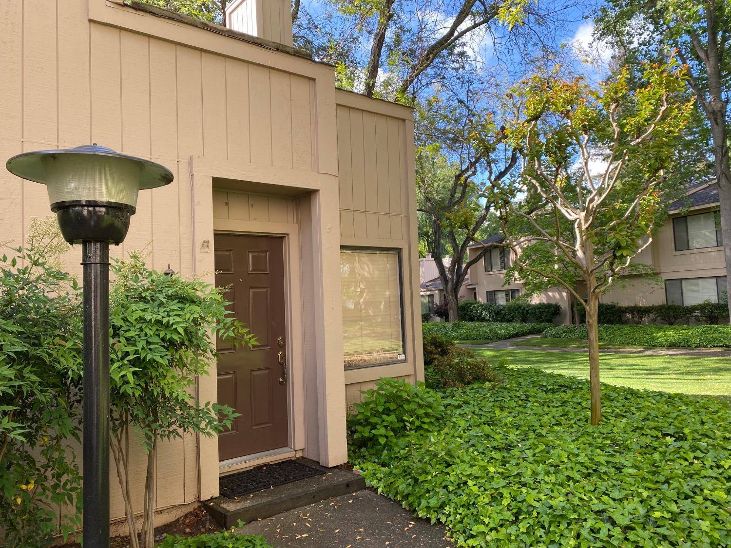 Sacramento, CA 95825,919 Vanderbilt WAY