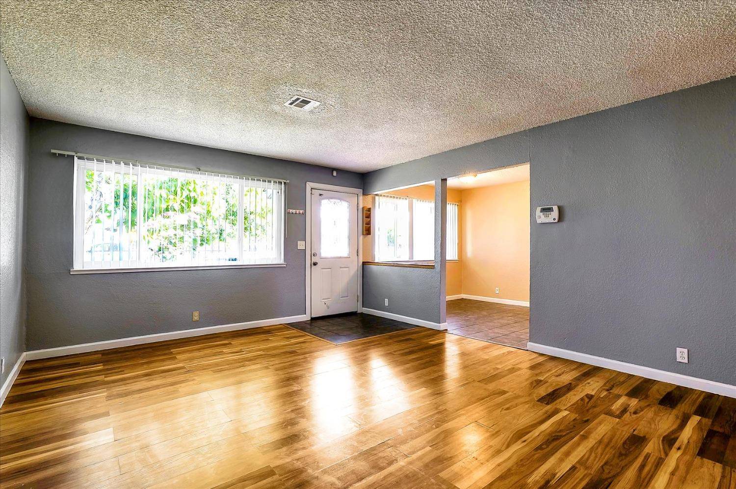 Sacramento, CA 95822,2632 52nd AVE