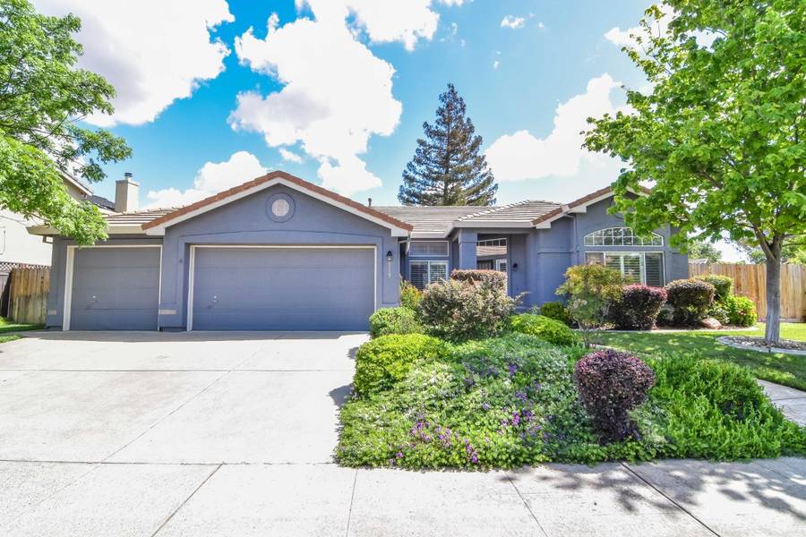 9337 Crowell DR, Elk Grove, CA 95624