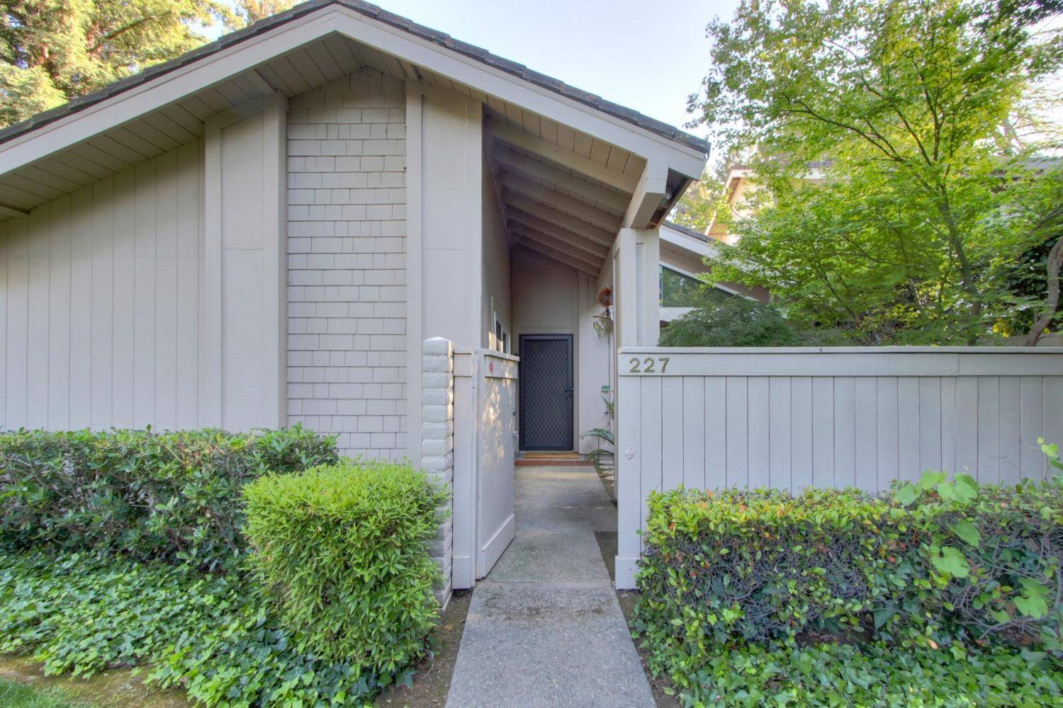 227 Hartnell PL, Sacramento, CA 95825