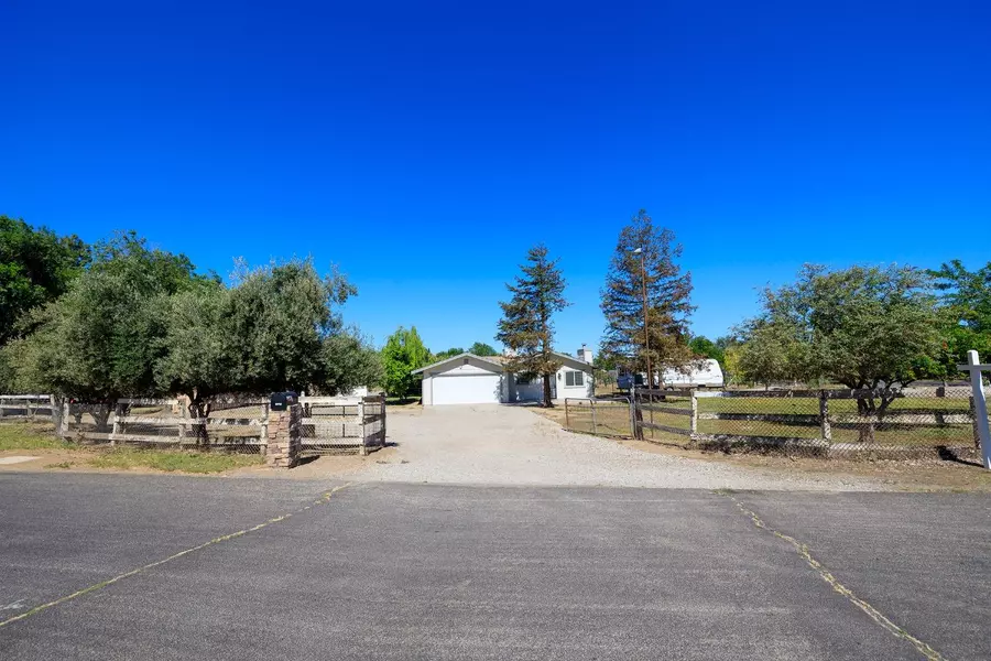 10751 Wayne CT, French Camp, CA 95231