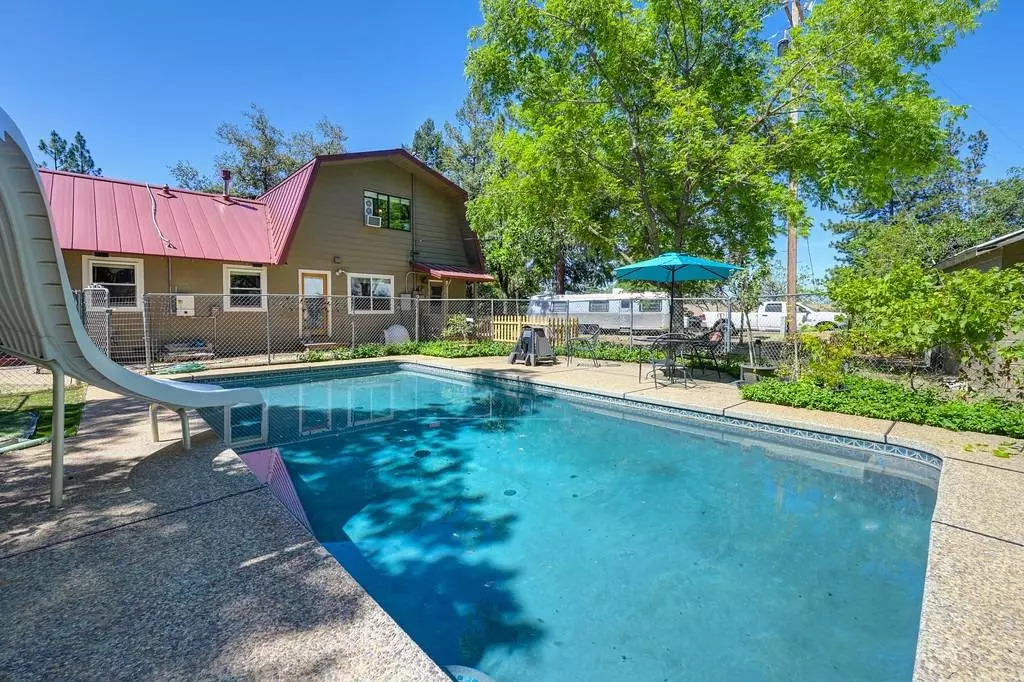 Applegate, CA 95703,82 Leonard LN