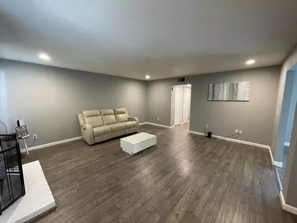 Modesto, CA 95354,301 Gran Via CT