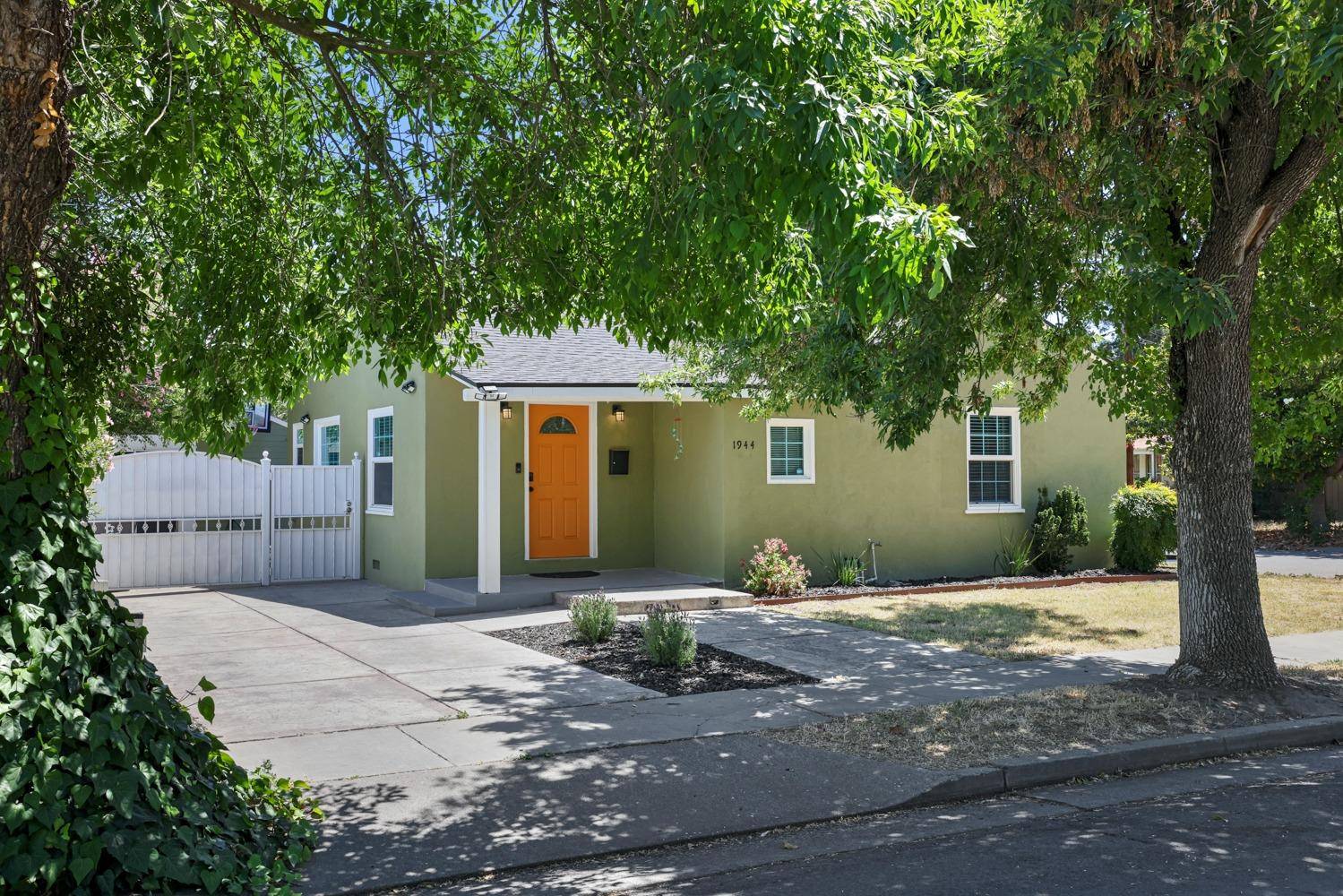 1944 Lucerne AVE, Stockton, CA 95203