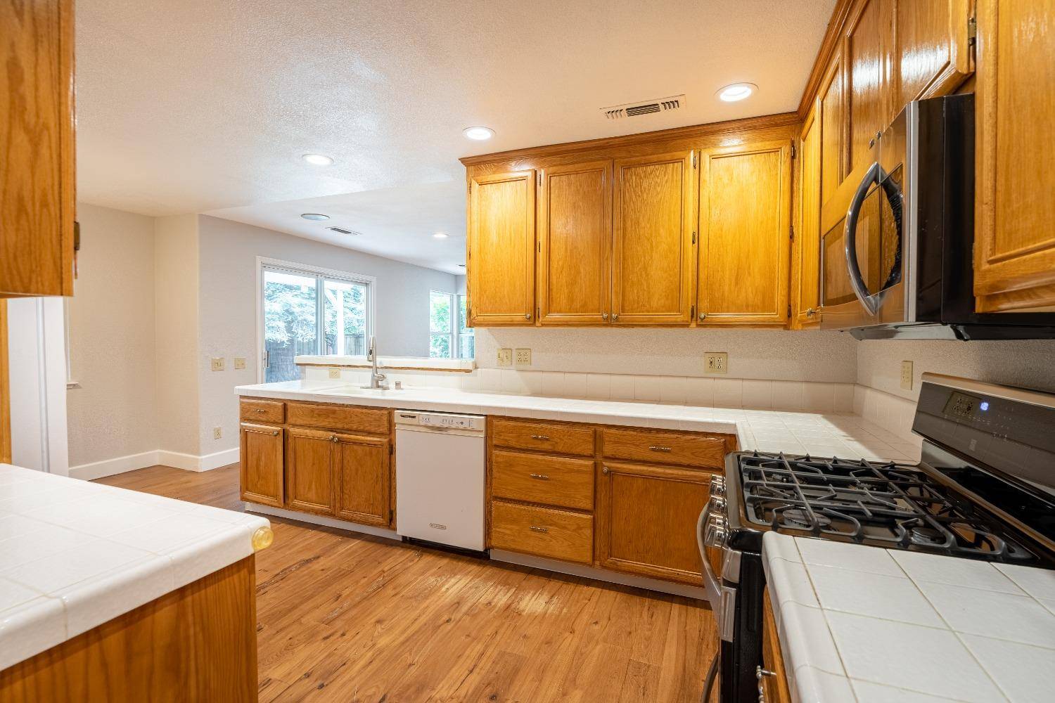 El Dorado Hills, CA 95762,2220 Seven Oaks CT