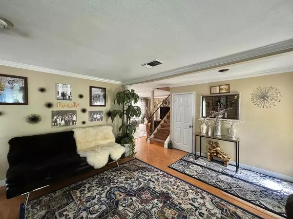 Sacramento, CA 95842,7026 Stanford Oak DR