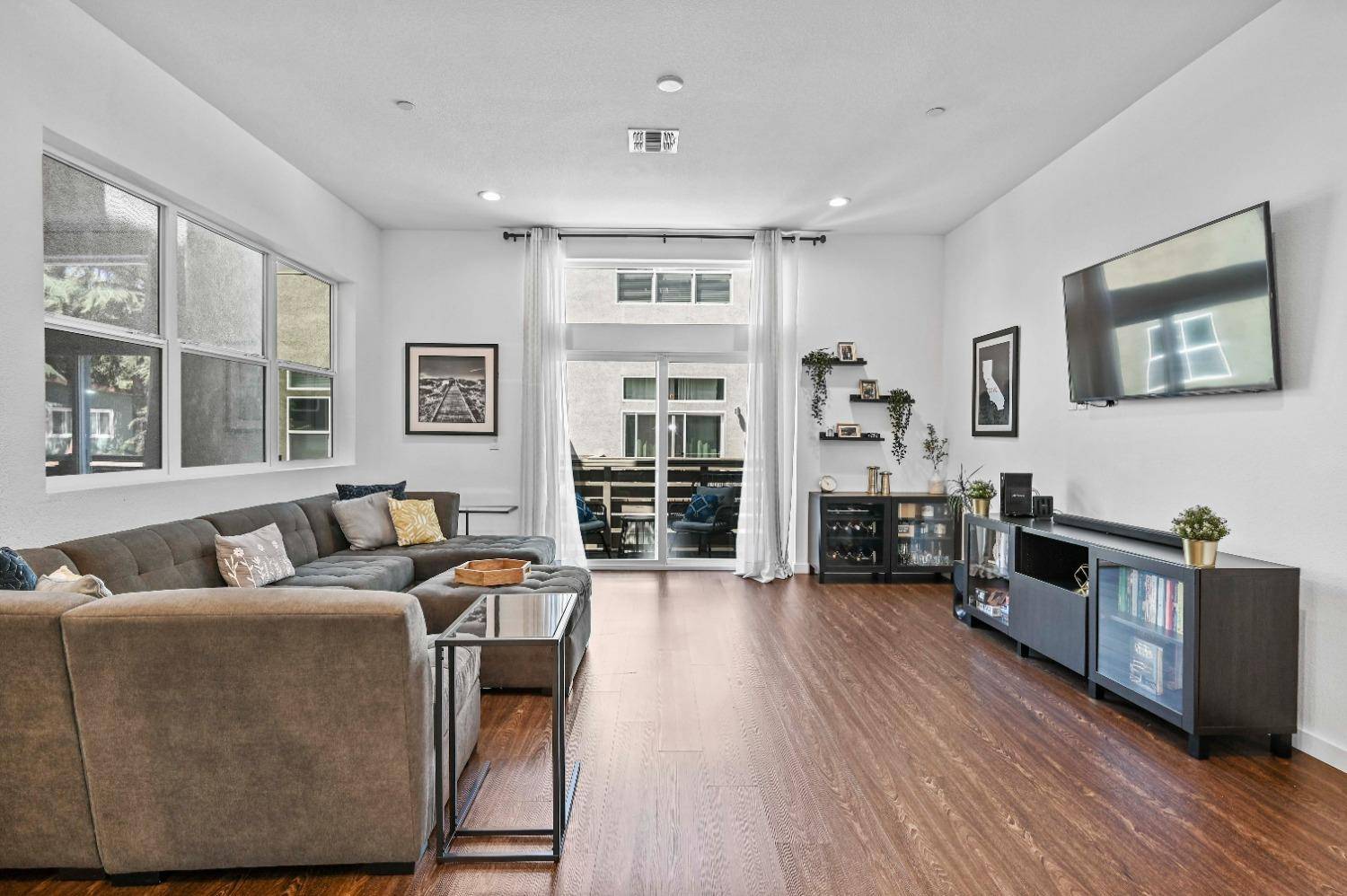 West Sacramento, CA 95605,424 Midstream LN