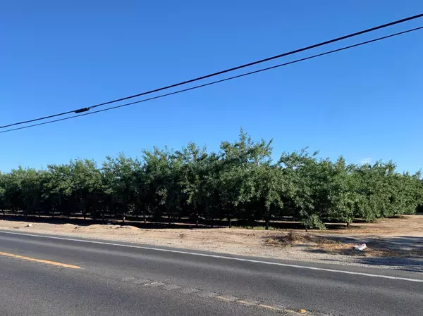 10831 Yosemite Blvd., Waterford, CA 95386