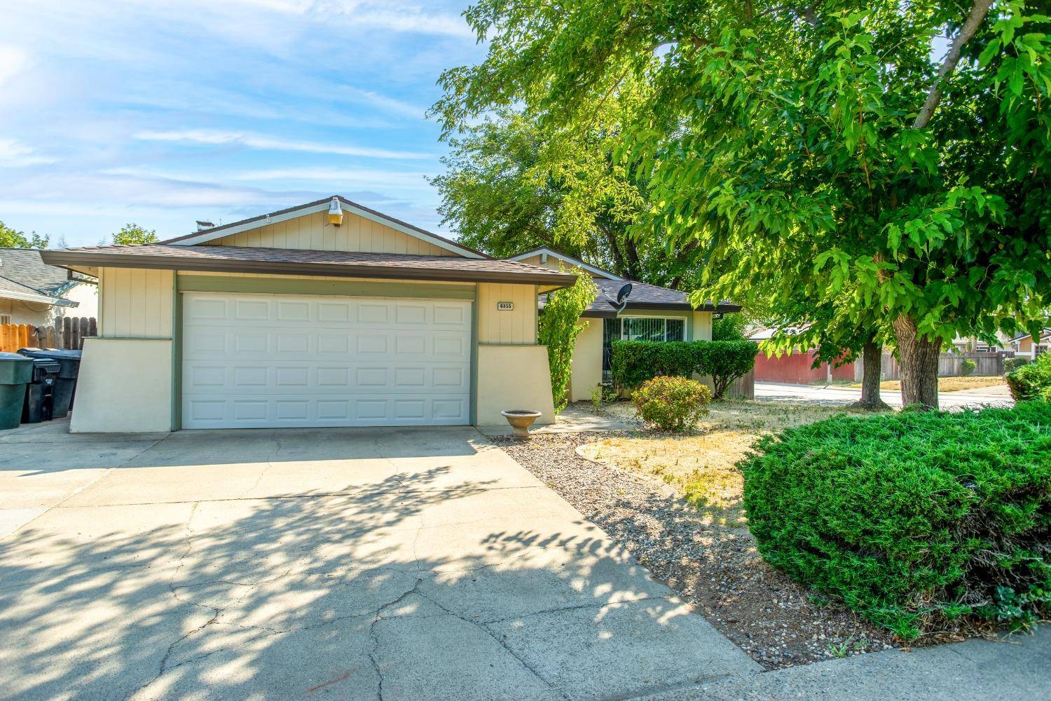 6855 Roble WAY, Sacramento, CA 95842
