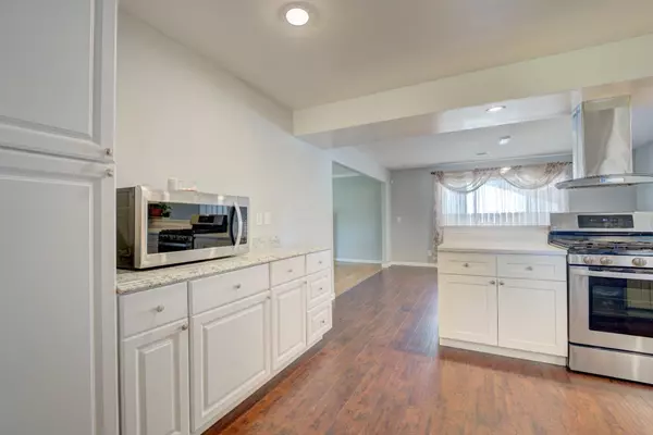 Sacramento, CA 95824,4208 34th AVE