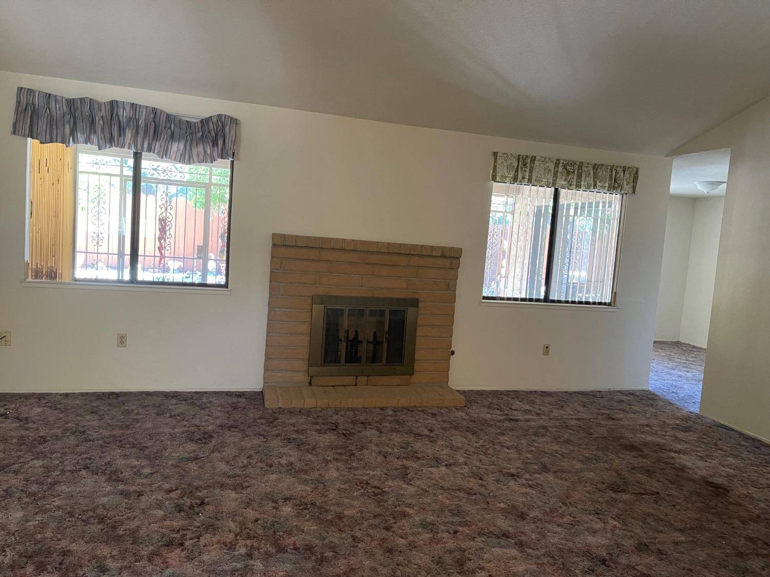 Stockton, CA 95210,8332 New York DR