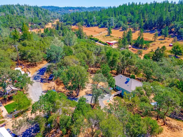 19395 Valkenburg LN, Grass Valley, CA 95949