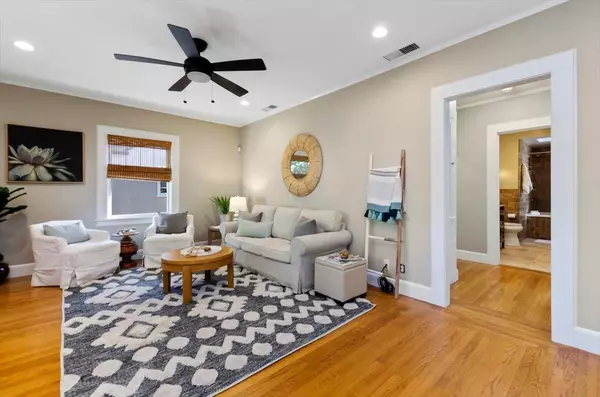 Sacramento, CA 95819,912 47th ST