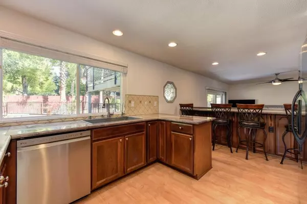 Orangevale, CA 95662,5499 Bluet CT