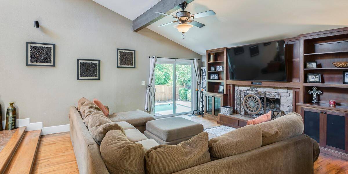 Roseville, CA 95678,215 Diamond Oaks RD